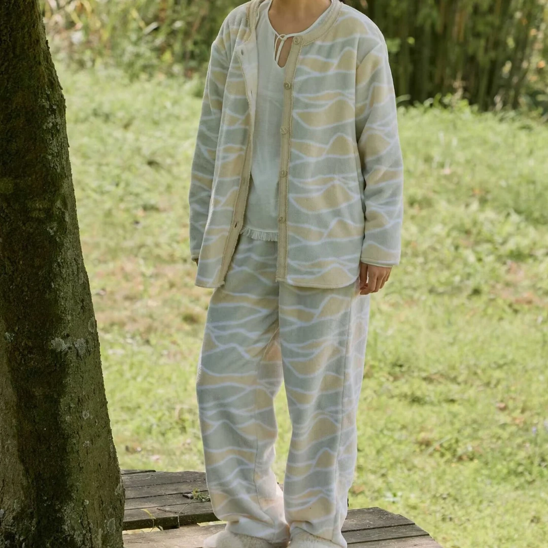 朵朵可可2025秋冬睡衣春秋长袖新款珊瑚绒圆领开衫家居服套装