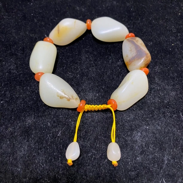 新疆和田玉87.4克男士细肉手串