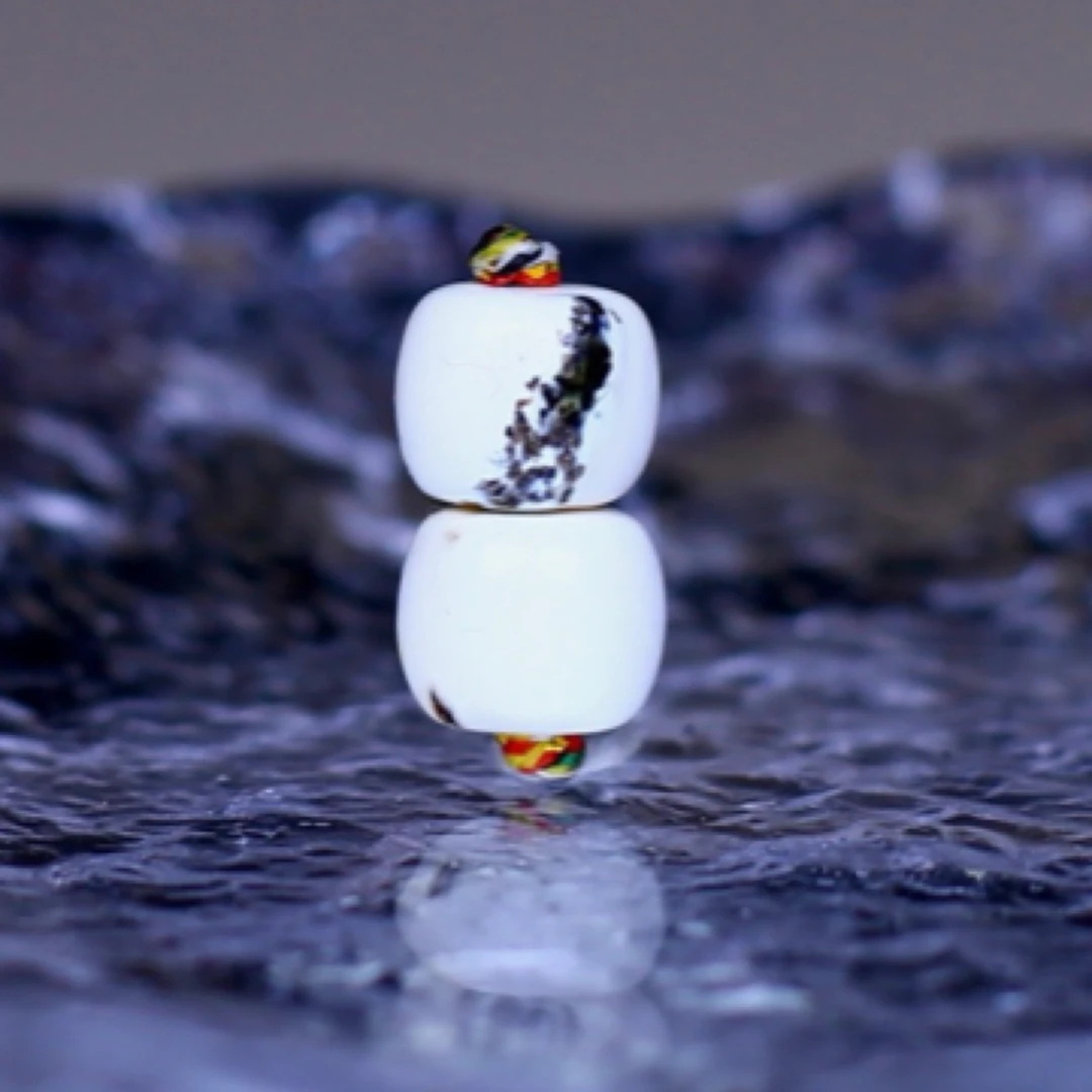 7mm漆白奥利奥老型对珠，同料一对，瓷度好，配多宝合适