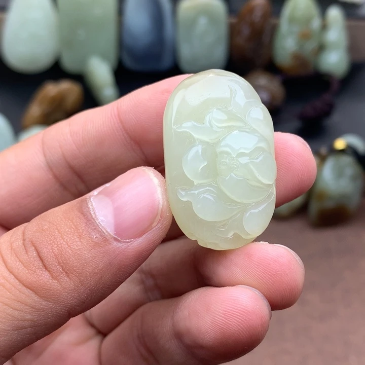 和田玉（糖玉）未镶嵌颈饰