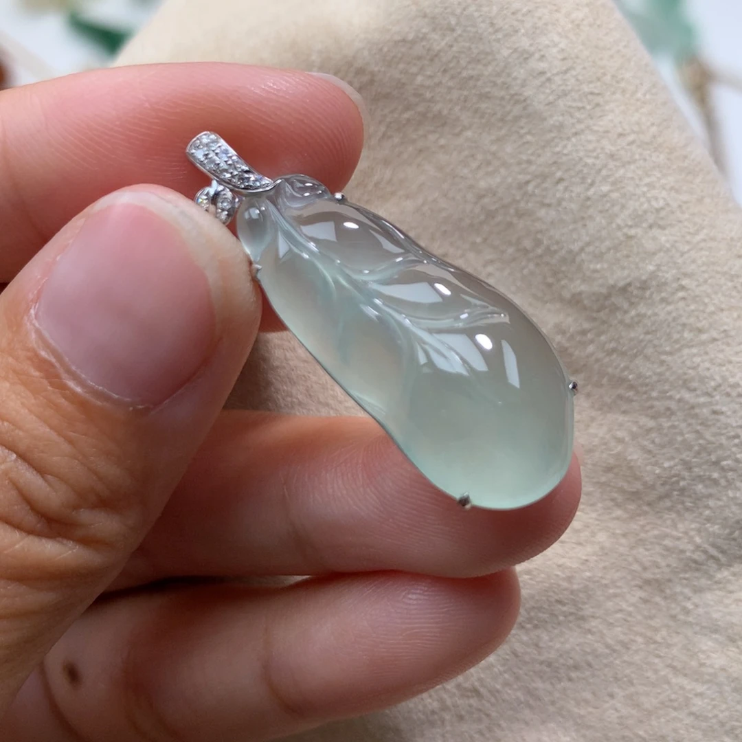 翡翠18K金镶嵌吊坠(不含链)叶子