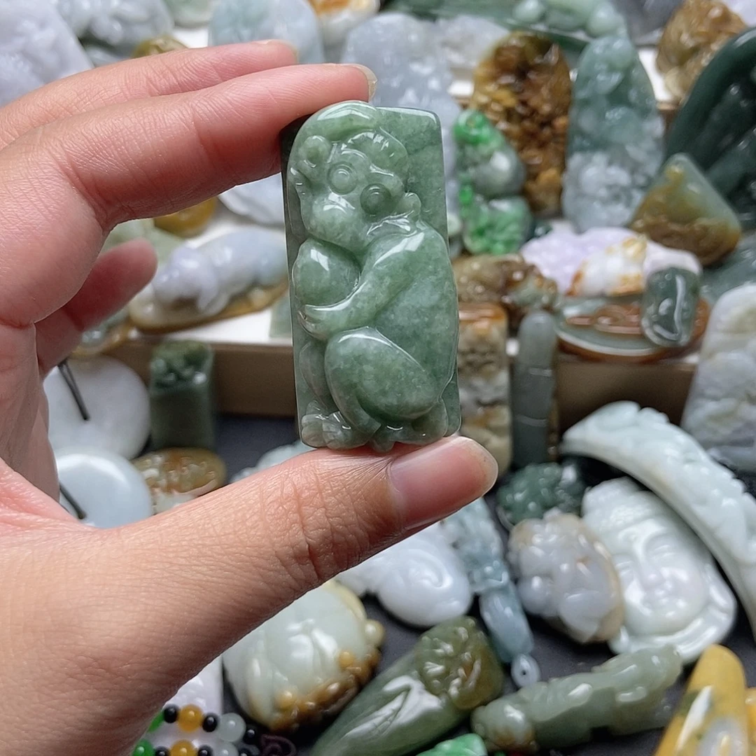 翡翠未镶嵌颈饰翡翠