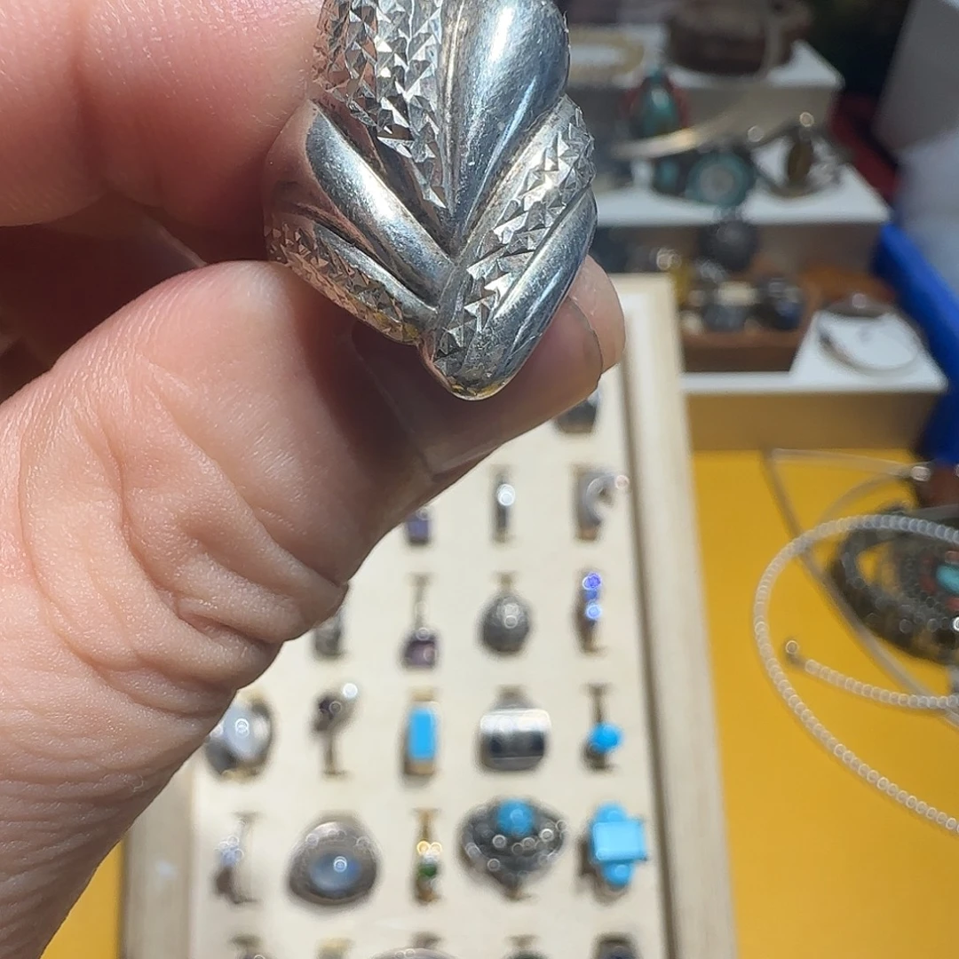 富***人大理石合金吊坠的设计也