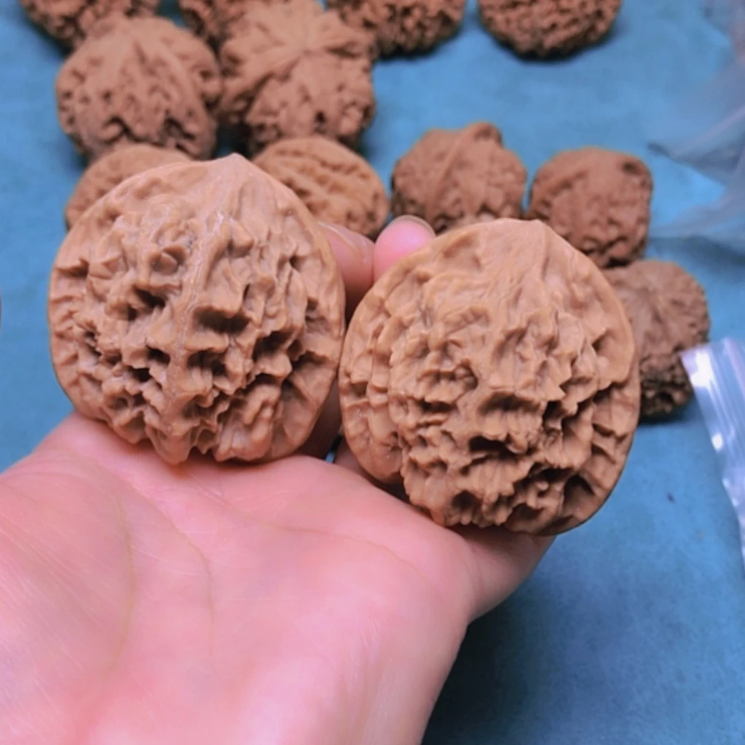 【闪购商品】摆件核桃45龙鳞