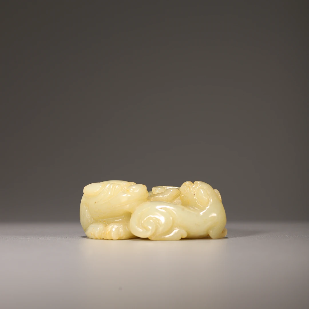 HY37 明代 雕瑞兽把件