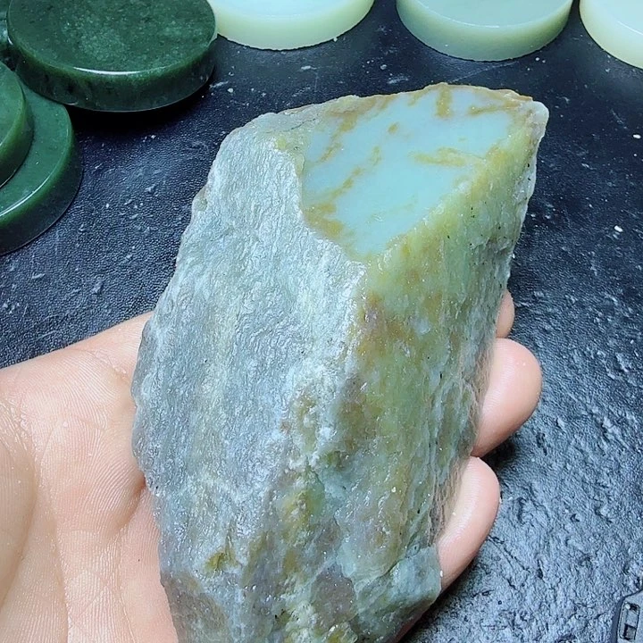 和田玉（糖玉）未镶嵌珠宝奇石