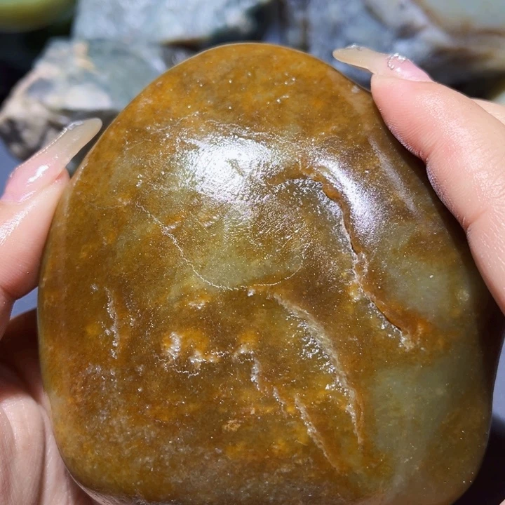 和田玉（糖玉）未镶嵌珠宝奇石