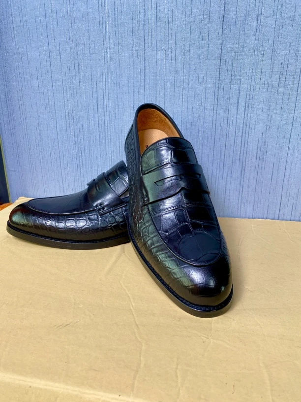 纹透气轻便休闲黑色乐福鞋男士皮鞋经典时尚商务尖头