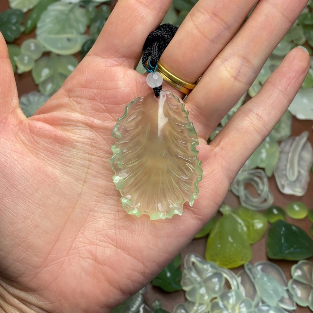 蛇纹石玉合金颈饰