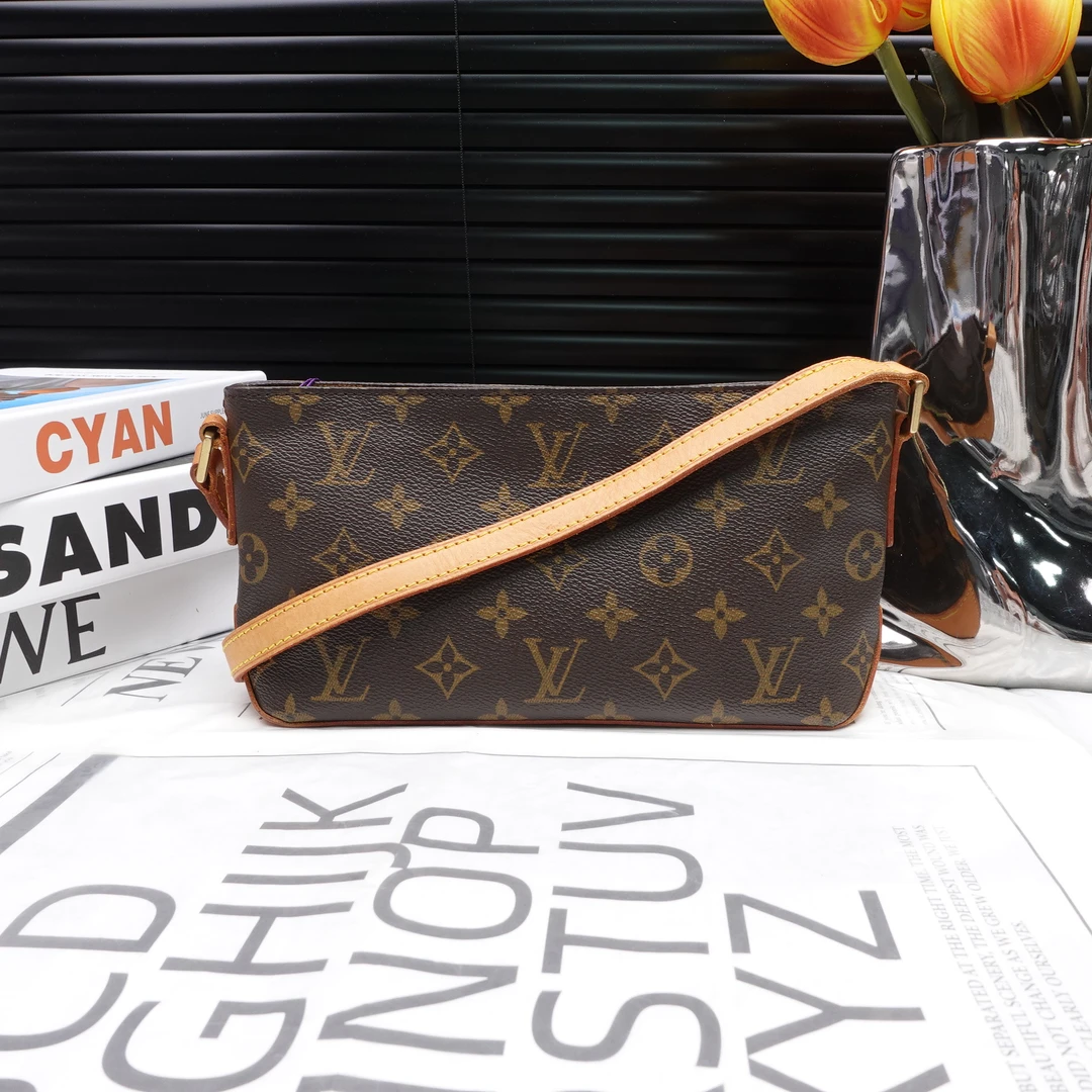 95新 LouisVuitton/路易威登 单肩包/T10157399