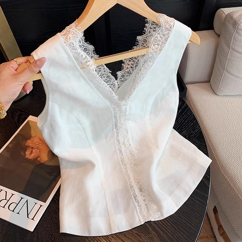 法式白色蕾丝拼接V领亚麻无袖马甲女2025夏新设计感气质背心上衣