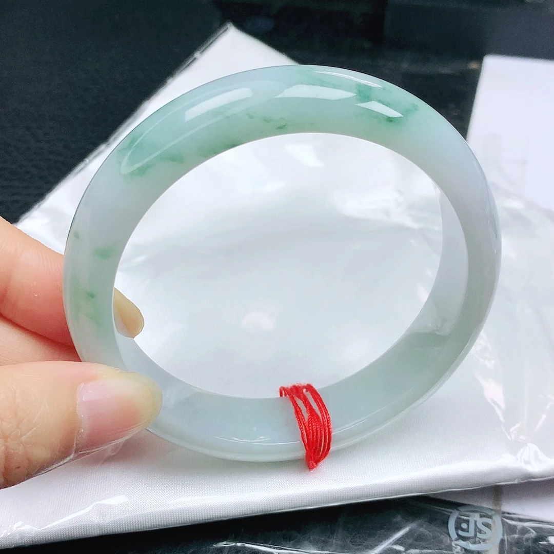 翡翠手镯未镶嵌正