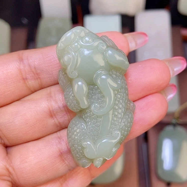【闪购商品】颈饰未镶嵌和田玉