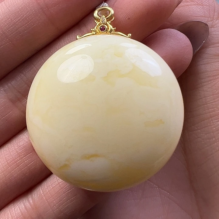 蜜蜡未镶嵌珠宝奇石