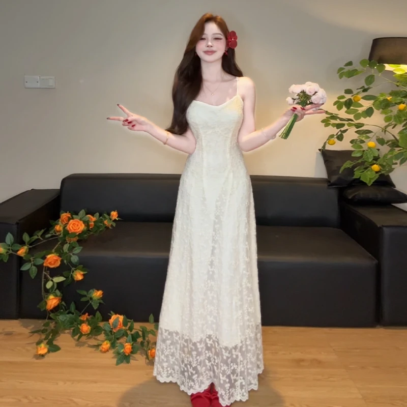 白色蕾丝吊带连衣裙女气质2025夏新款高级感修身长款背心裙子1156