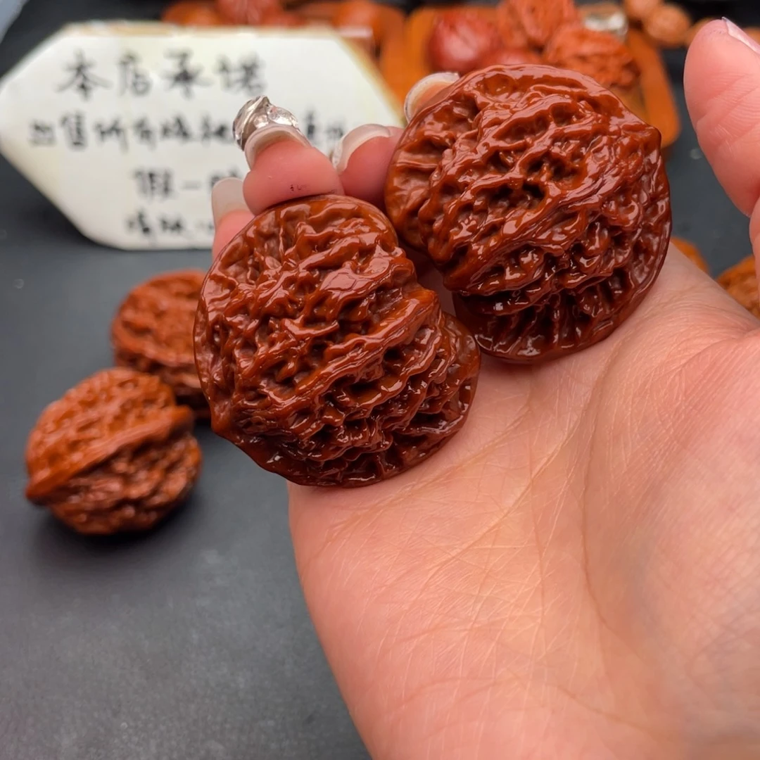 文玩核桃把件盘龙纹