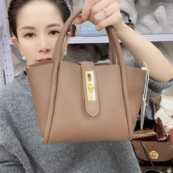 蚕丝小牛剖层皮革PU0011