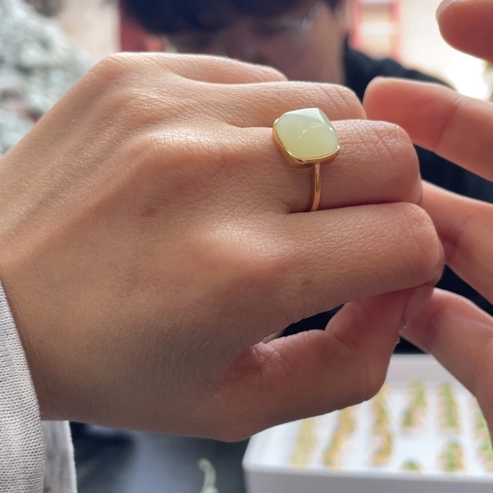 和田玉银S925镶嵌戒指黄口方戒