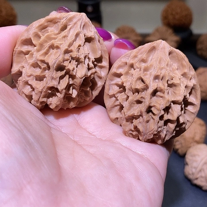 把件文玩核桃42原树野生大刺