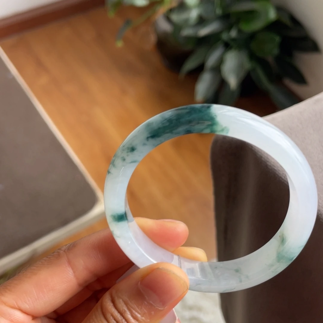 未镶嵌手镯翡翠飘花贵妃