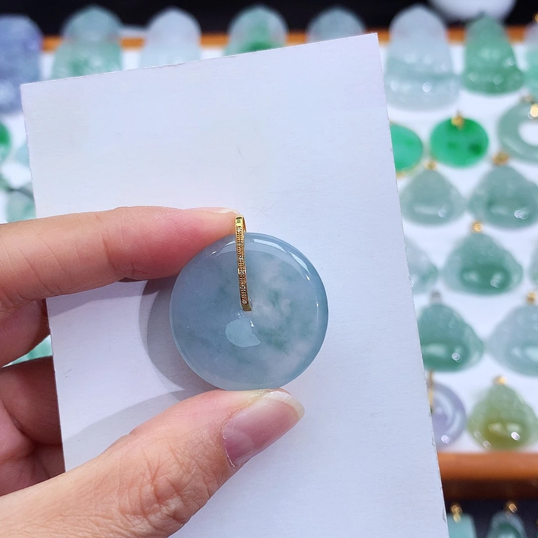 翡翠18K金镶嵌颈饰翡翠吊坠