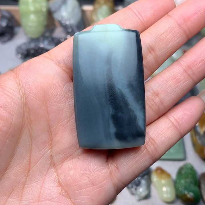 和田玉挂件未镶嵌吃*去