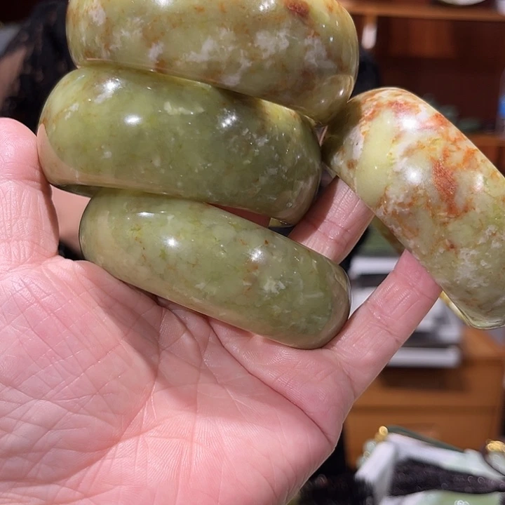 未镶嵌岫玉毛衣链