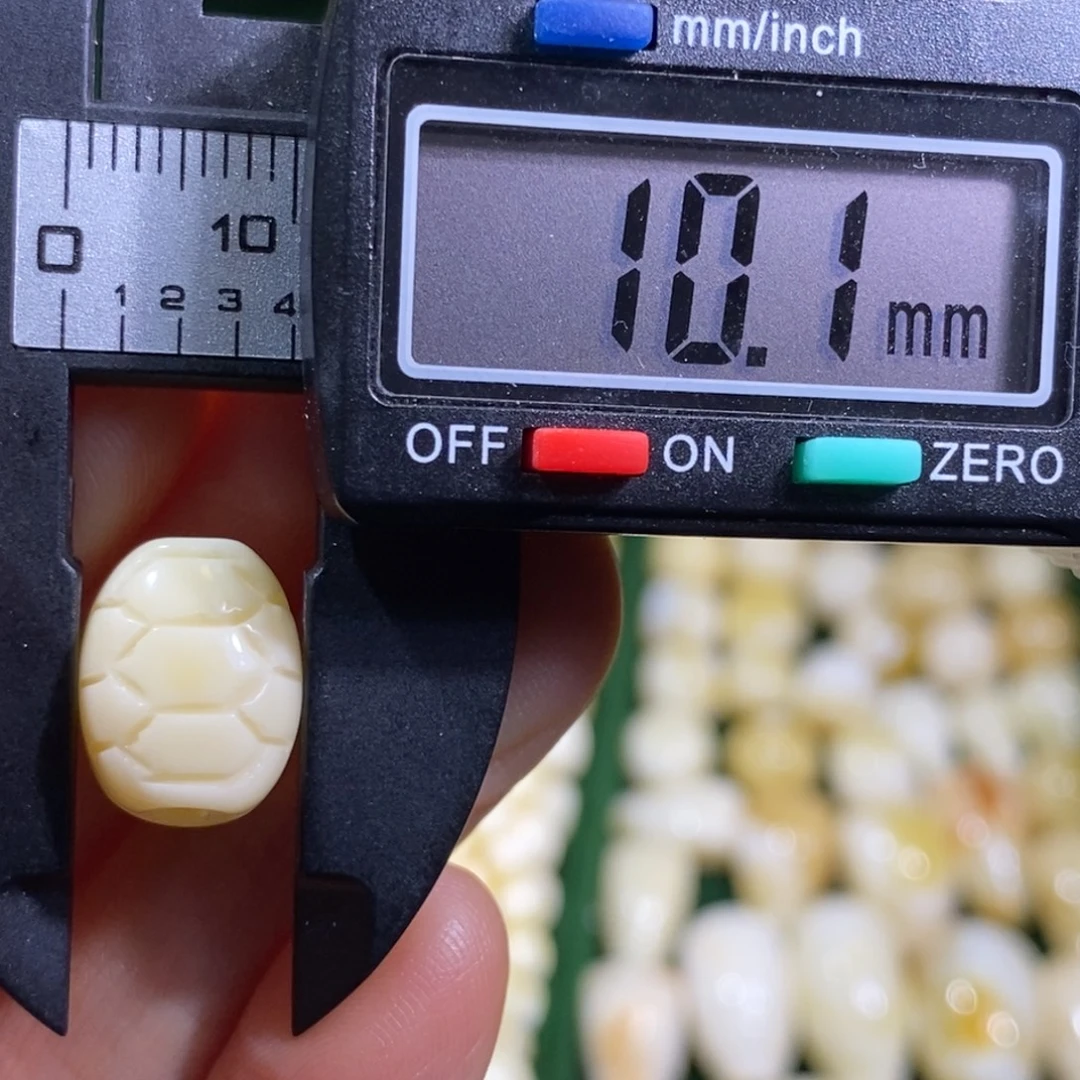 蜜蜡未镶嵌裸石配饰