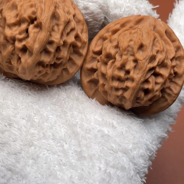 小***缘秦核等人在此处进行