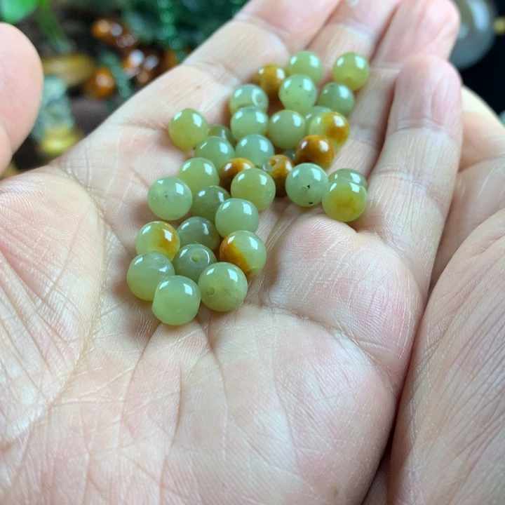 透闪石质玉吊坠未镶嵌花**香