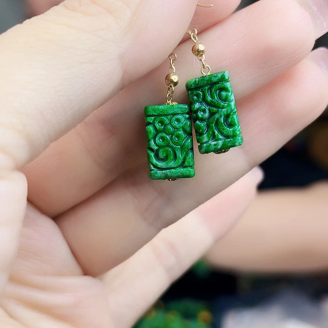 翡翠18K金镶嵌颈饰多样性