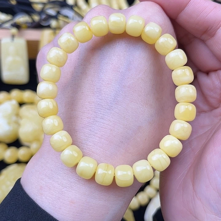 琥珀未镶嵌颈饰琥珀