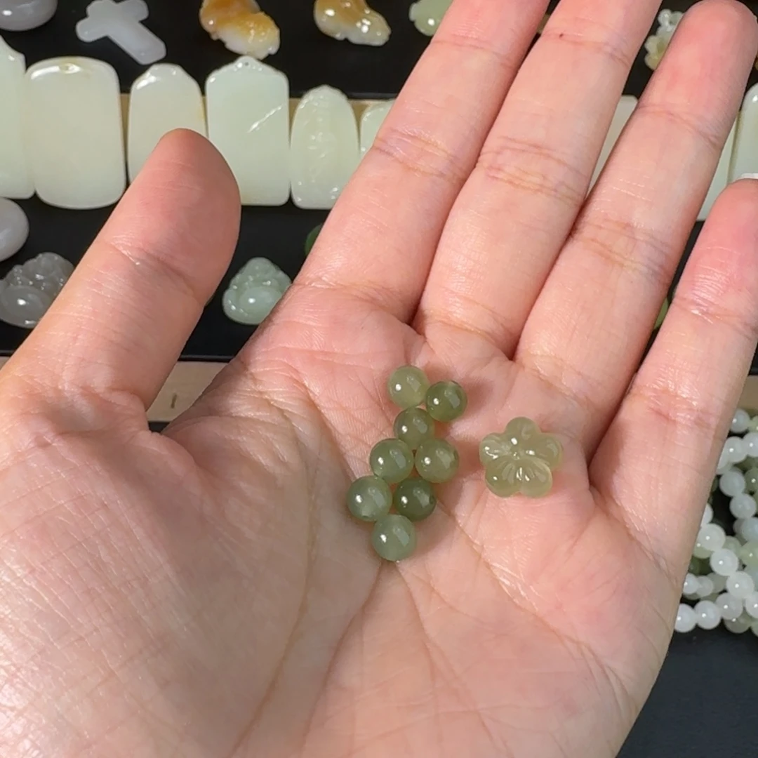 炸***条颈饰未镶嵌和田玉