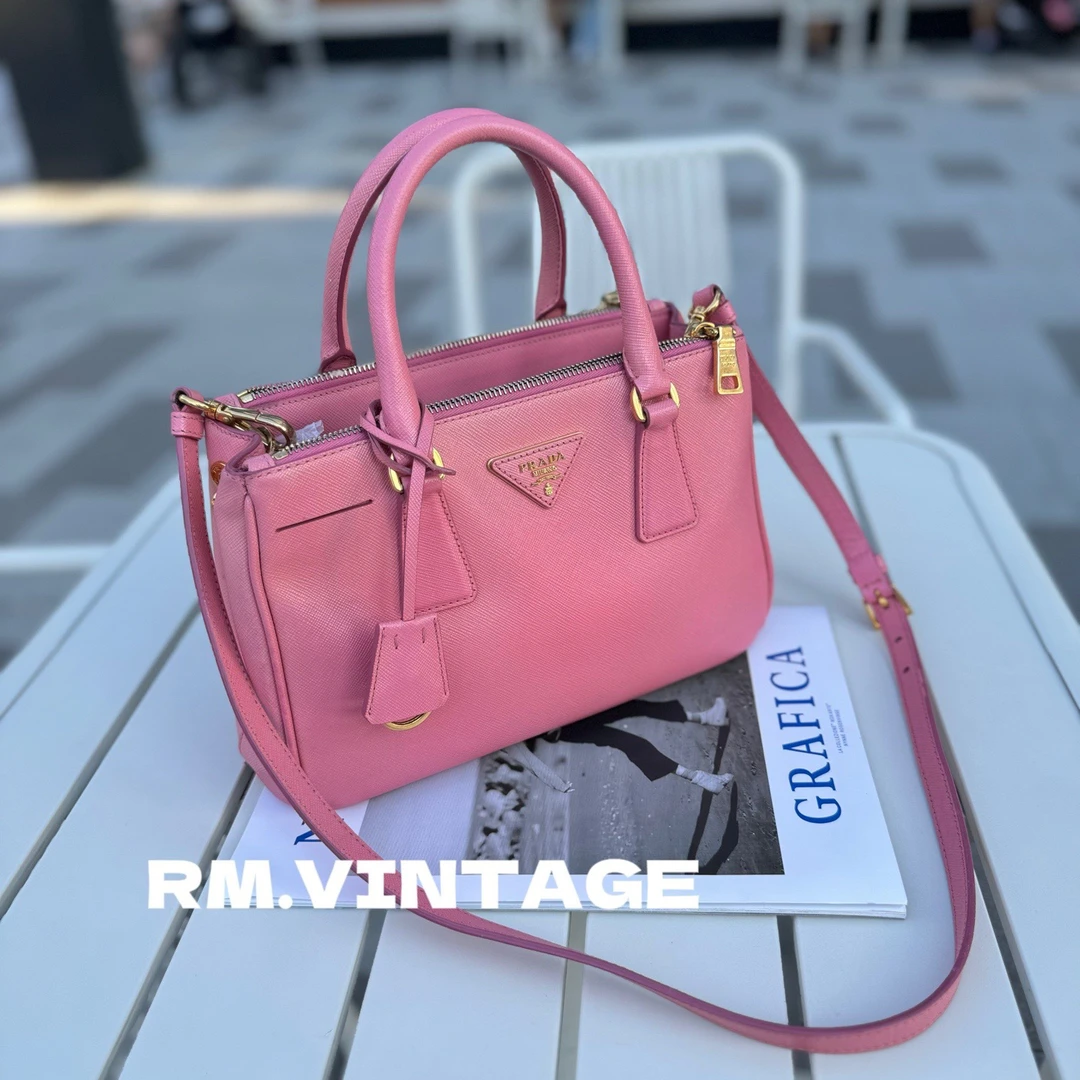 95新 Prada/普拉达 入目 樱花粉小号杀手斜挎包92615