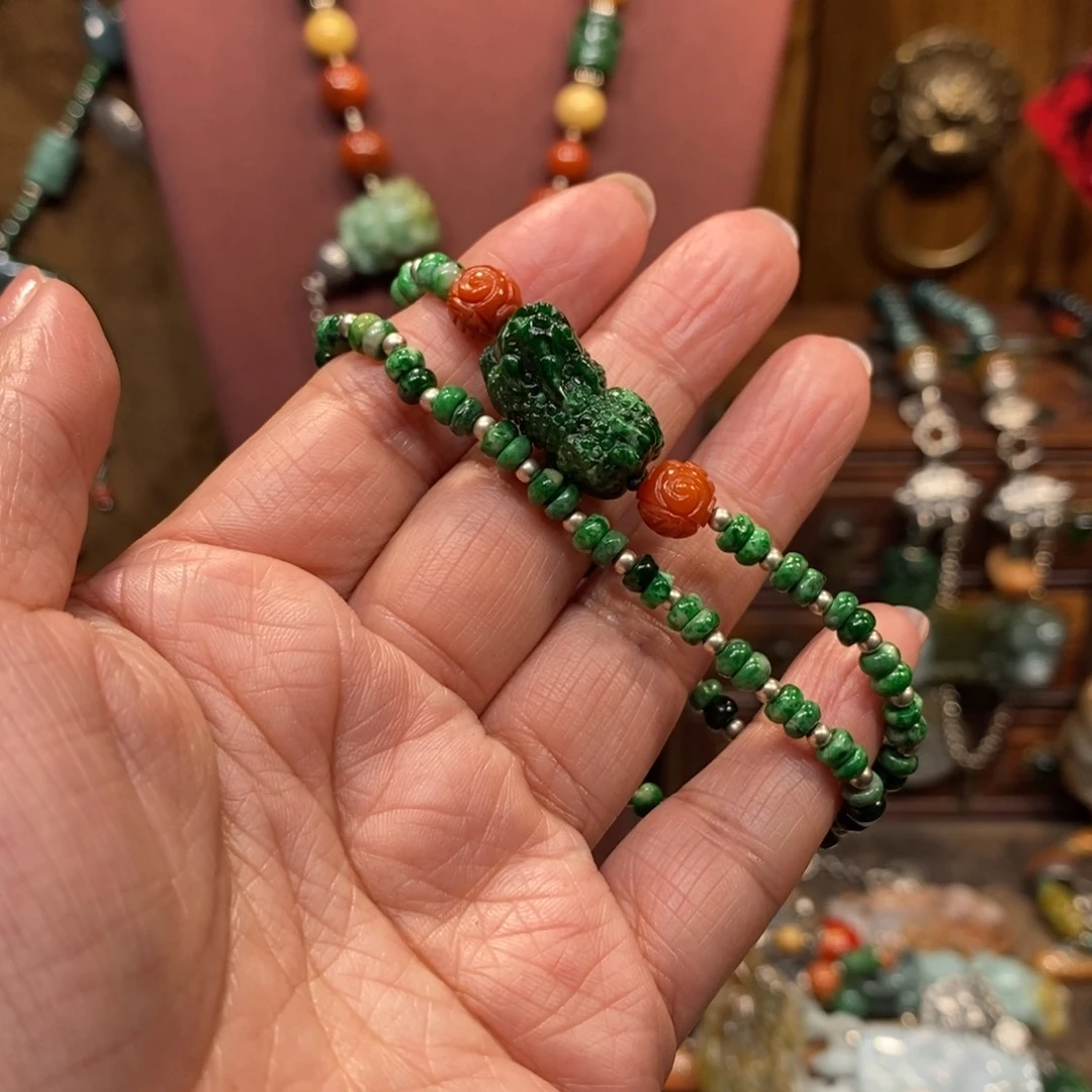 翡翠吊坠(赠链)未镶嵌