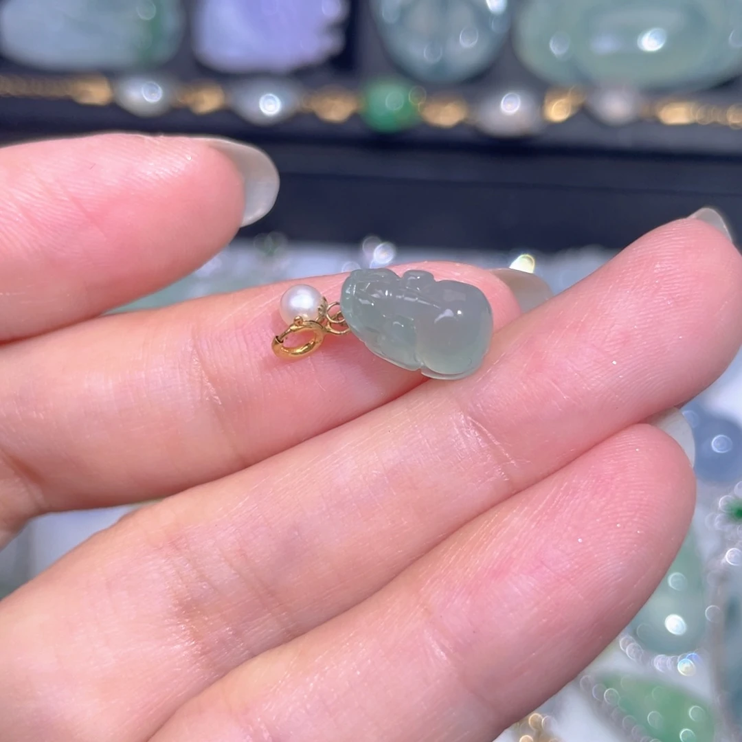 颈饰18K金镶嵌翡翠翡翠