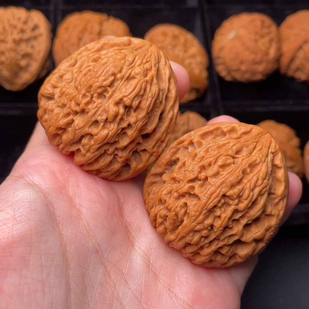 文玩核桃把件秦岭野生文玩核桃