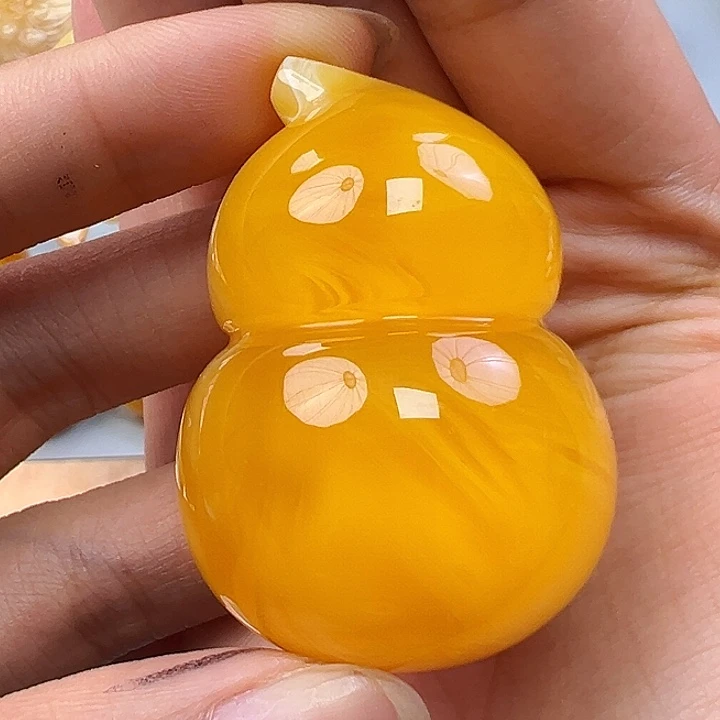 简***1蜜蜡未镶嵌珠宝奇石