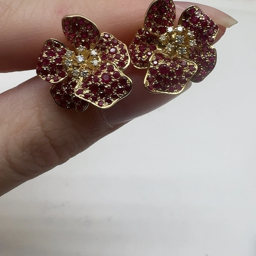 红宝石18K金镶嵌耳饰