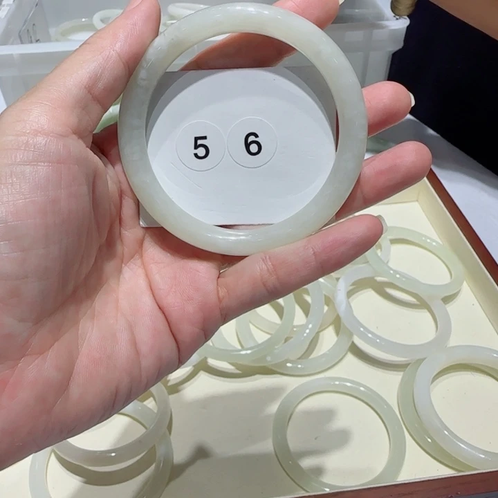 和田玉未镶嵌手镯378