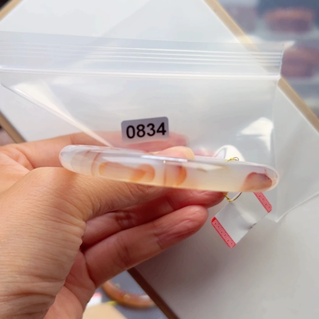 玛瑙/玉髓手镯未镶嵌?****定