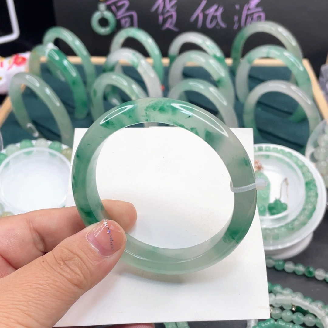 石英质玉未镶嵌手镯