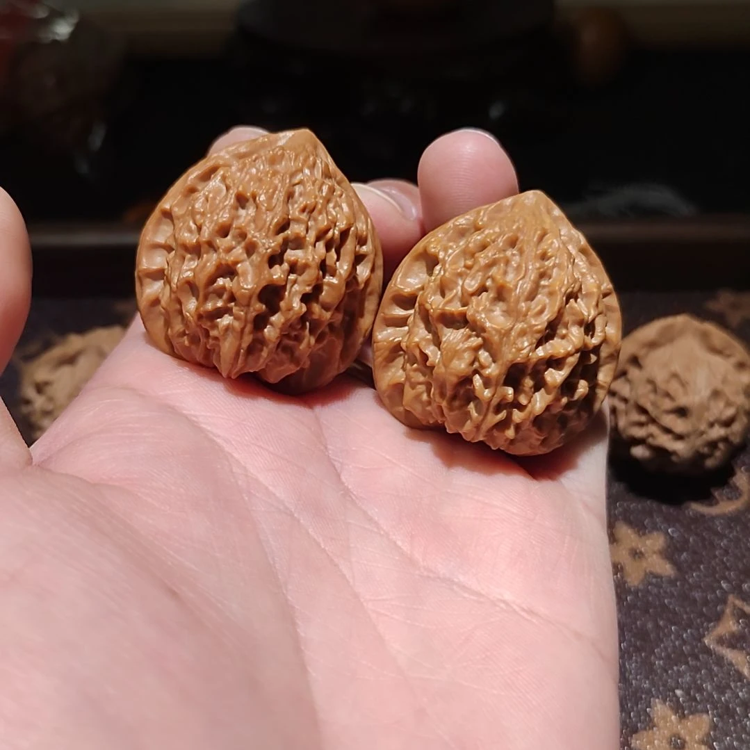 文玩核桃吊坠37+金牛