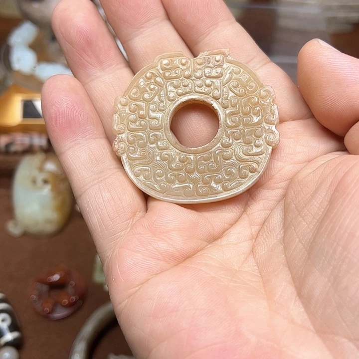 和田玉挂件未镶嵌恋**味