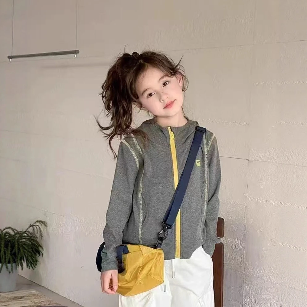 儿童外套无骨连帽韩版春秋上衣休闲风撞色卫衣女童可爱洋气拉链衫