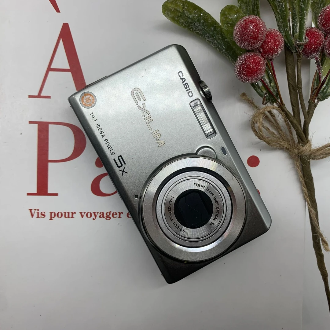 95新 Casio/卡西欧 EX-ZS15 1410万像素 5倍光学变焦 (no退no换）