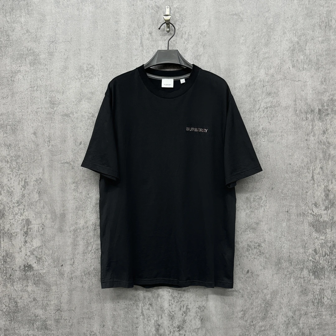 未使用 BURBERRY/博柏利 浮雕黑红渐变Logo双层织条短信/WK328/M