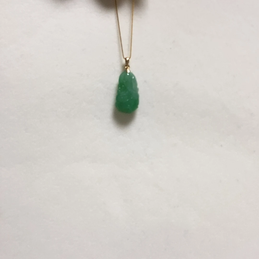 翡翠颈饰18K金镶嵌简单