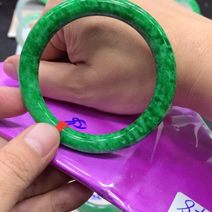 翡翠未镶嵌手镯翡翠