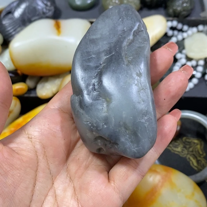 天***狗未镶嵌和田玉（糖玉）挂件